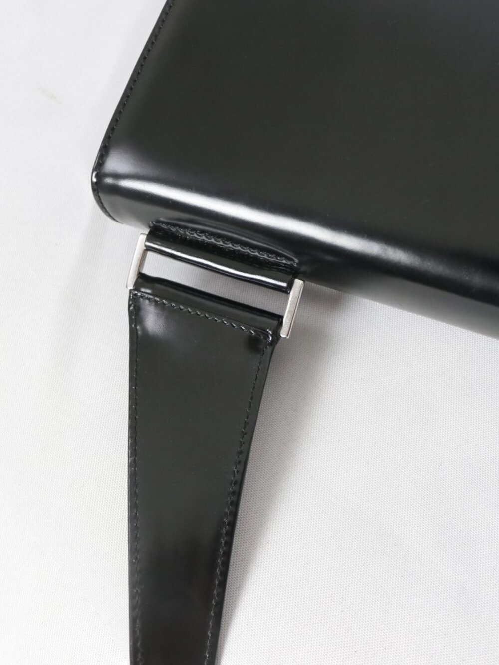 authentic Gucci embossed logo structured leather flap shoulder bag by Tom Ford - Picture 12 of 15